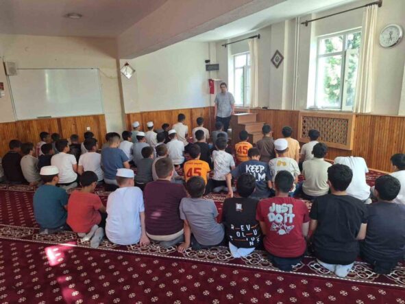hafizlik-ogrencileri-teknoloji-bagimliligi-konusunda-bilgilendirildi_9b66ba1e6d52
