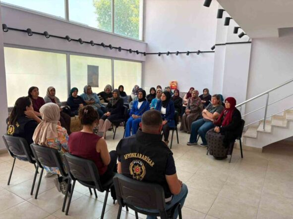 afyonkarahisarda-kadin-kursiyerlere-kades-ve-sonim-bilgilendirmesi_30e2d4271f0d