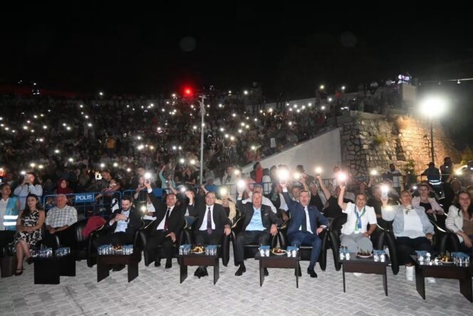 afyonkarahisarda-visne-ve-eber-sarisi-festivali-basladi_e994f84fbcda