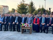 bakan-kacir-herkes-kendine-yakisani-yapar-birilerinin-neler-yaptiklarini-biliyorsunuz-takip-ediyorsunuz_c856ca610c8e
