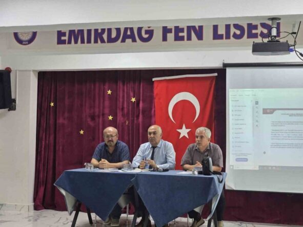 emirdagda-okul-ve-kurum-mudurleri-toplantisi-yapildi_5d42d15231ff