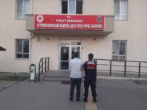 jandarma-cesitli-suclardan-aranan-28-kisiyi-yakaladi_00ff657e506c