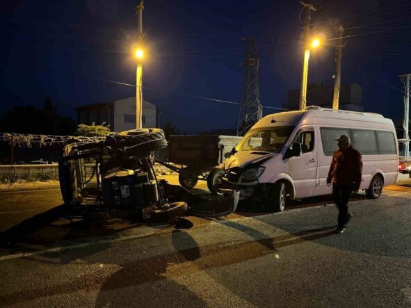 minibusle-traktor-carpisti-6-kisi-yaralandi_7c3000a15c3f