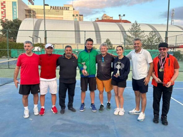 zafer-mix-cup-2026-tenis-turnuvasi-sona-erdi_94445e7bdbce