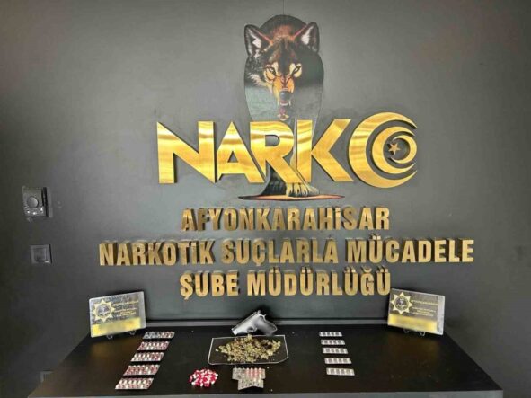 afyonkarahisarda-hastane-calisanlarina-yonelik-uyusturucu-operasyonu-23-gozalti_21c78729fda7