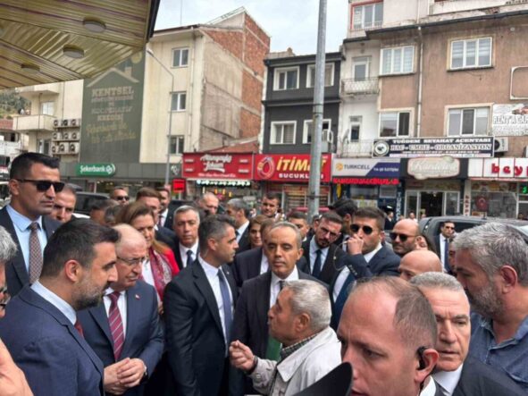 bakan-guler-afyonkarahisarda-esnaf-ile-bulustu_9e914bd52ee3