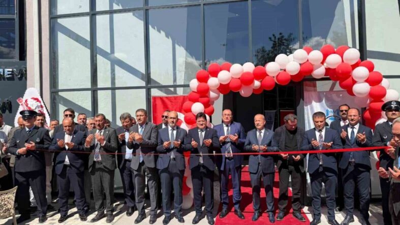 ozdemir-bayraktar-horan-bilimevi-ve-uzay-gozlemevi-torenle-acildi_dda0c331fb51