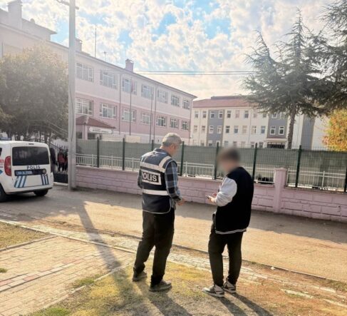 polisten-okul-cevrelerinde-huzur-denetimi_3edc7f9c4fec