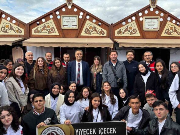 afyonkarahisarin-tarimsal-urunleri-gastroafyonda-tanitildi_16c1c0db5ede