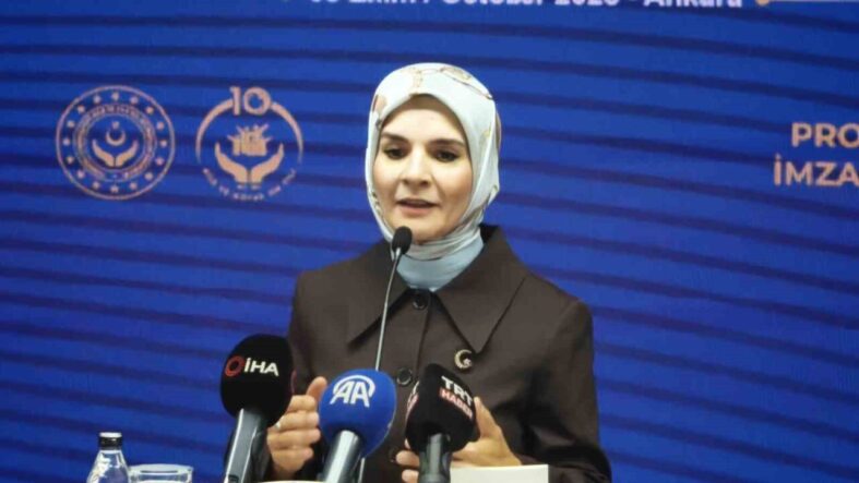 bakan-goktas-ailelerin-gida-barinma-egitim-gibi-temel-ihtiyaclarina-destek-olmayi-surdurecegiz_d3d136716a8d