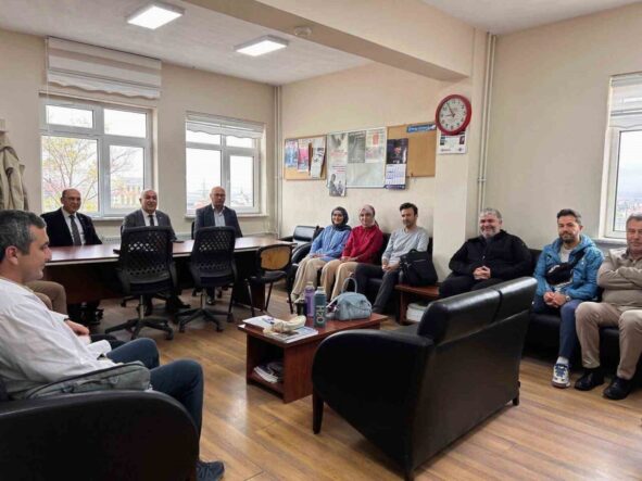 emeksiz-okul-ziyaretlerini-surduruyor_7eee9b3aed24