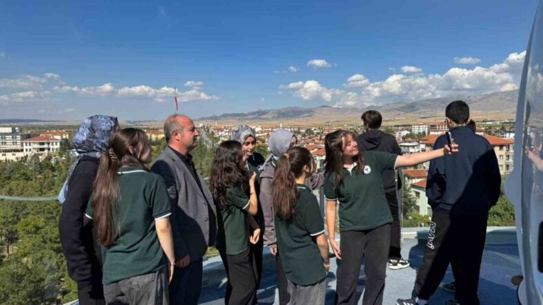 genclerin-bilim-ve-uzay-meraki-gozlemevinde-bulustu_f06953565799