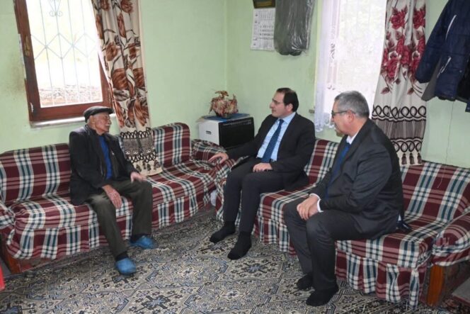 kaymakam-turkerden-yaslilar-haftasina-ozel-anlamli-ziyaret_7ff2318b8539