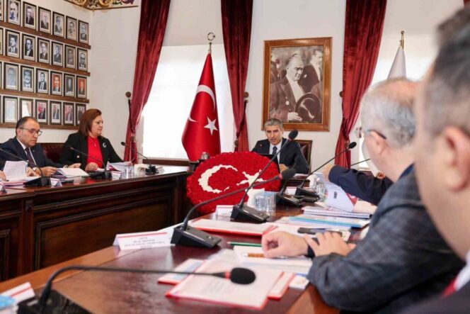 vali-aktas-baskanliginda-egitim-guvenligi-toplantisi-yapildi_027abf522e51