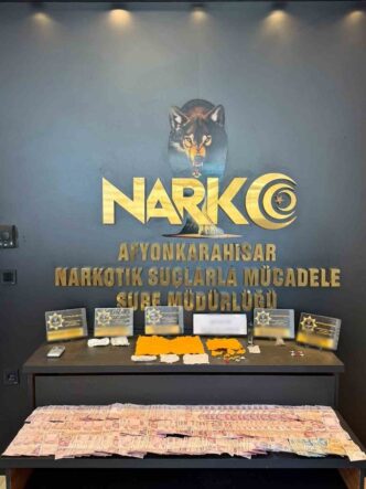 yaklasik-40-bin-tl-ve-uyusturucuyla-yakalanan-sahis-tutuklandi_d24213713662