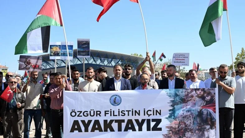 AKÜ Filistin yürüyüşü