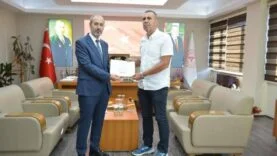 Dinar sağlık personeli