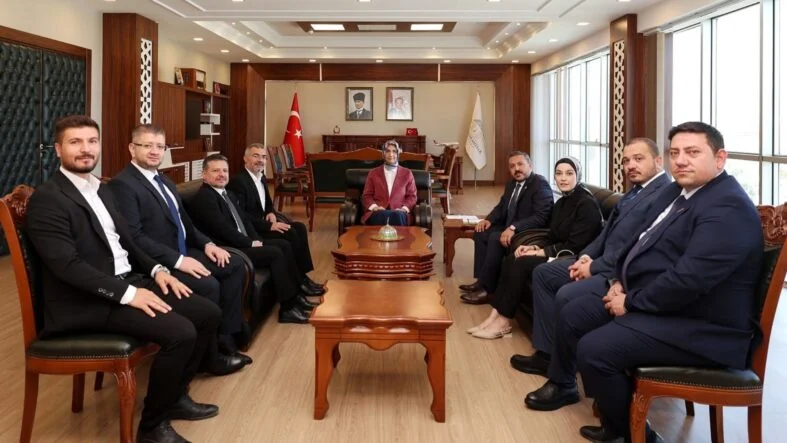 Vali Yiğitbaşı Anahtar Parti