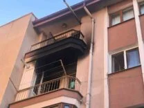 YANGINDA BALKONDAN ATLAYAN YAŞLI ADAM HAYATINI KAYBETTİ