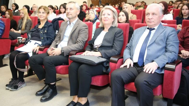 AKÜ Seminer