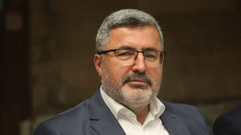 Ali Özkaya