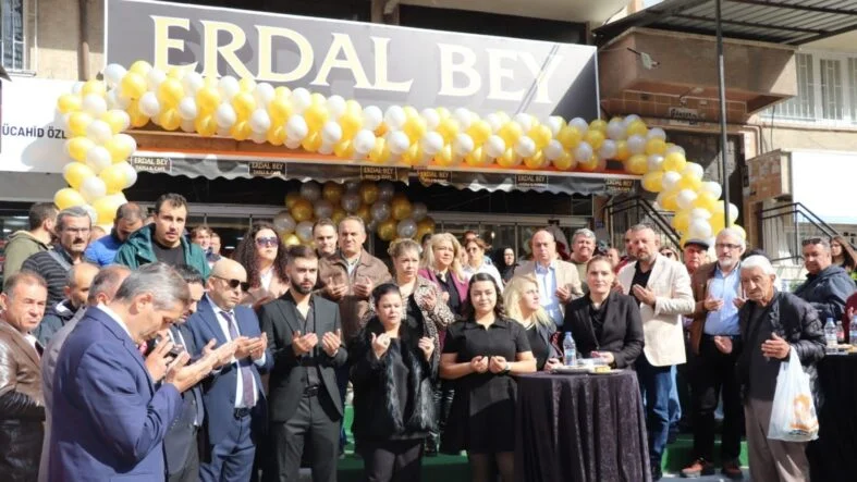 Erdal Bey hizmete açıldı