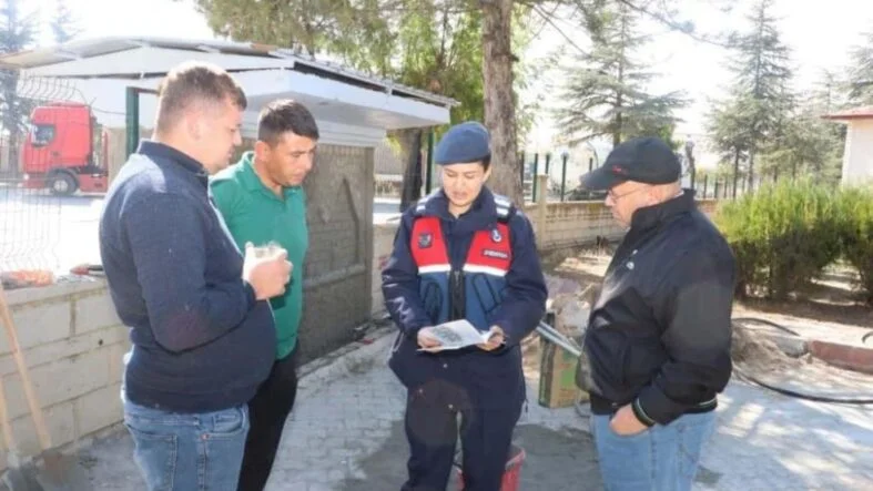 Jandarma vatandaşlara eğitim