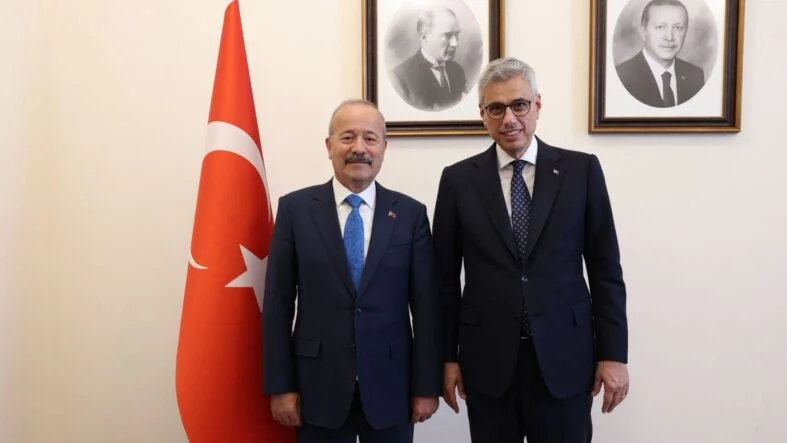Taytak Bakan Memişoğlu