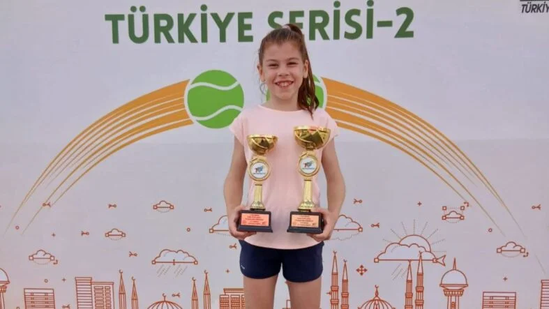 Zehra Çınar