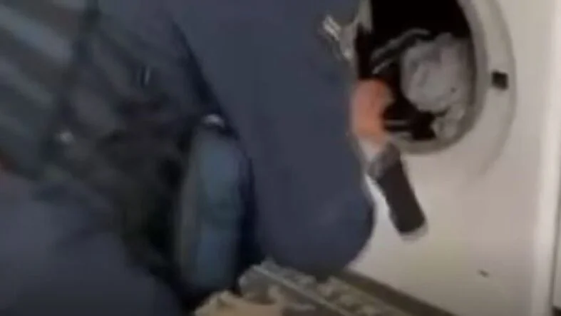 çamaşır makinesinden silah çıktı