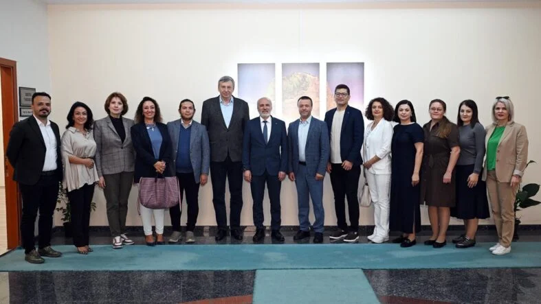 moldova heyeti AKÜ ziyaret