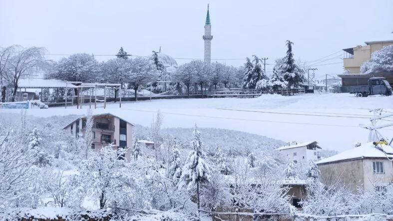 Akharım kar yağışı
