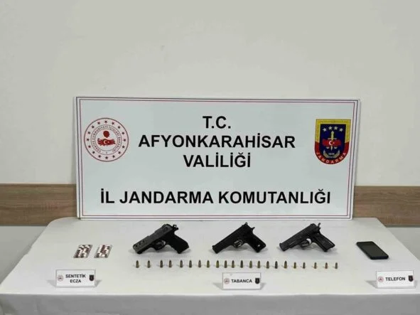 UYUŞTURU VE RUHSATSIZ TABANCALARLA YAKALANAN ŞAHIS TUTUKLANDI