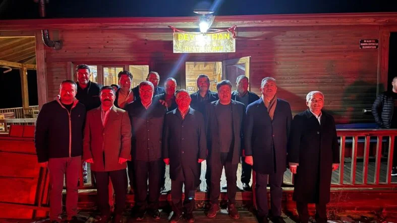 AK Parti Hocalar