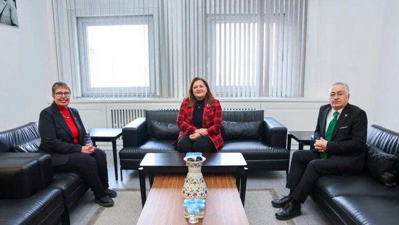 Belediye Başkanı Burcu Köksal'a ziyaret