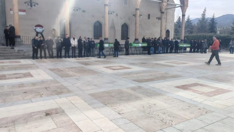 Ayakkabıcı Serçe vefat etti