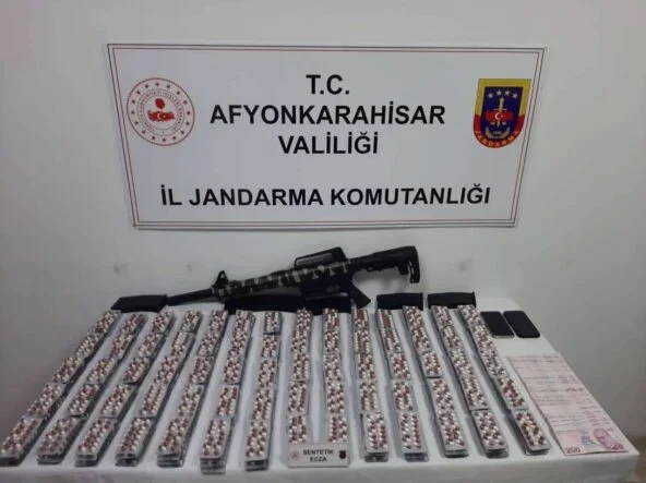 UYUŞTURUCU OPERASYONUNDA 4 KİŞİ GÖZALTINA ALINDI