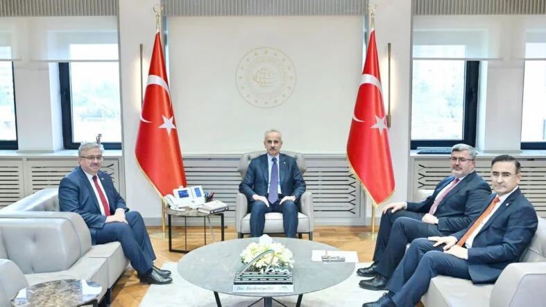 Milletvekilleri Bakan Uraloğlu