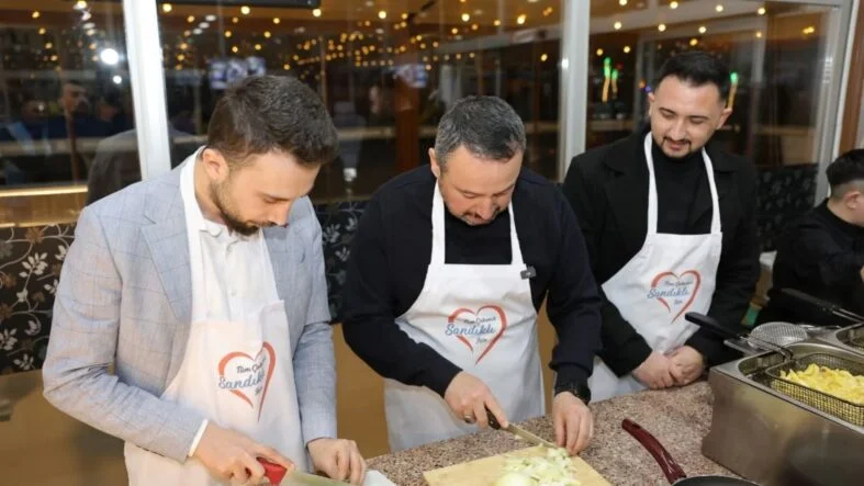Sandıklı gençlik sahur