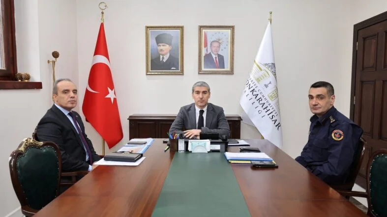 Vali toplantı