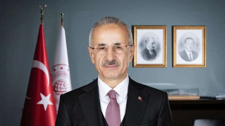 Ulşatırma ve Altyapı Bakanı