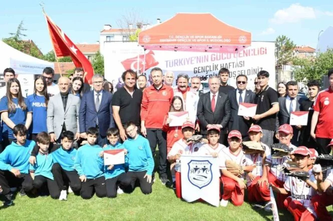 Eskişehir’de ’Gençlik ve Spor Şöleni’ gerçekleştirildi
